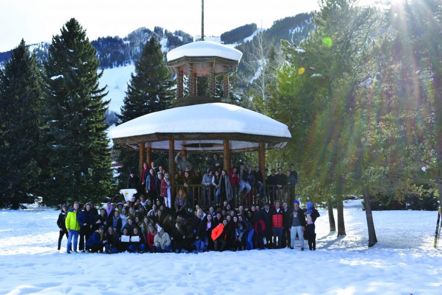 The+senior+class+gathered+at+the+gazebo+for+their+senior+photo+in+February%2C+2020.