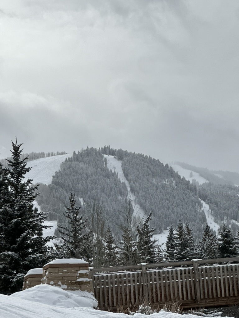 Aspen+Highlands+Ski+Resort+seen+from+the+Aspen+School+District+Campus.