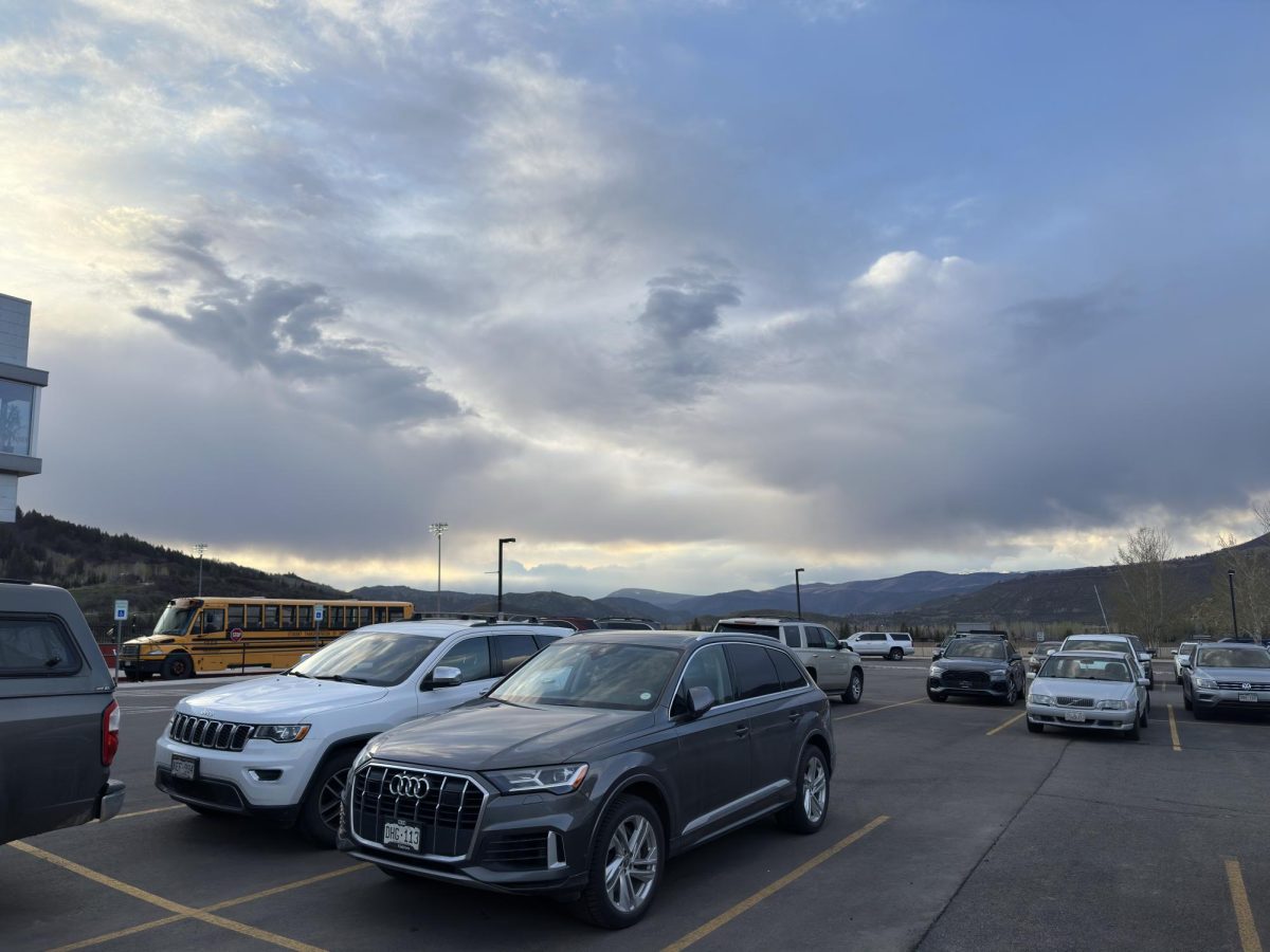 Cars sit in the Aspen High School parking lot, a site of frequent congestion in the afternoon because of the roundabout.
